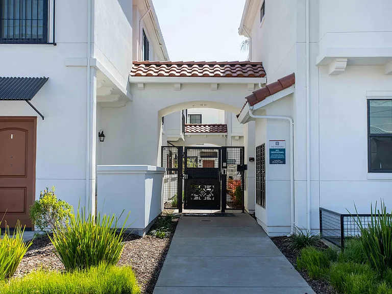 The Angelino — Photo 6