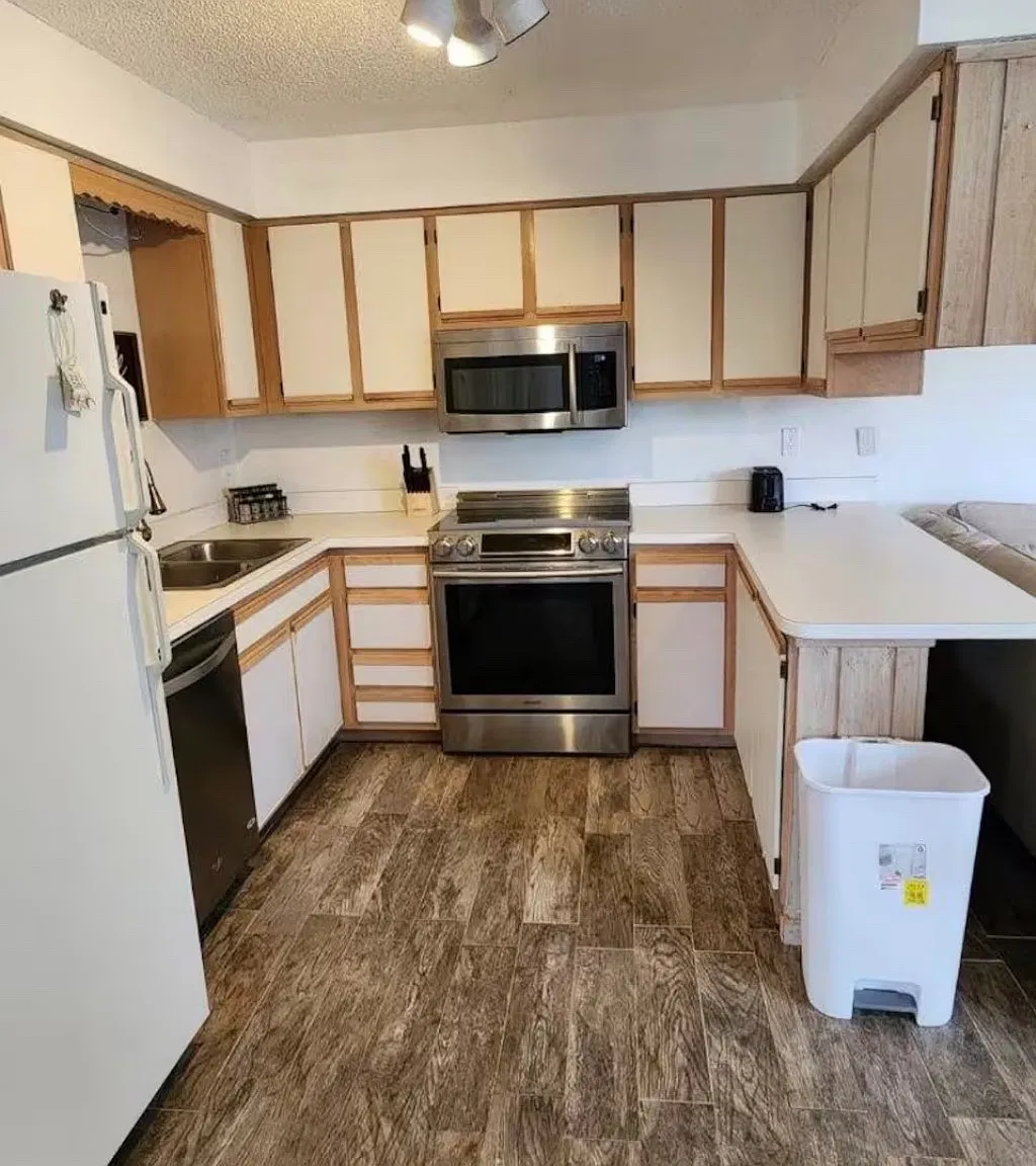 2 bed, 977 sqft, $2,500 — Photo 3