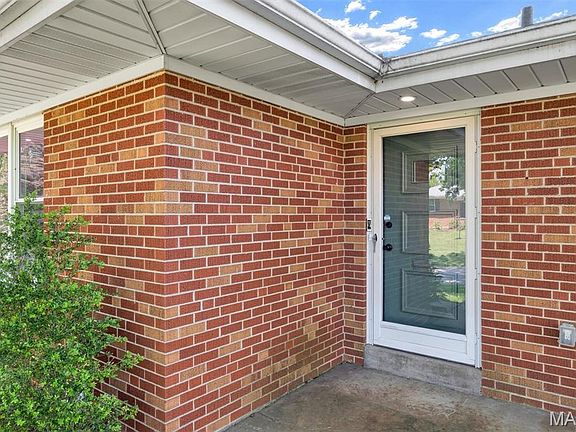 5th image of 1401 Norman Pl