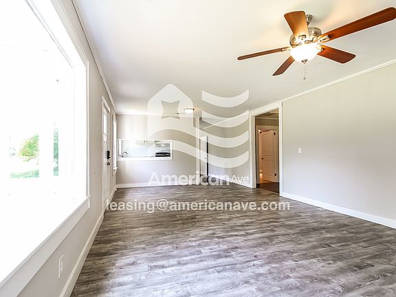 9793_004_living_room_13735163.jpg