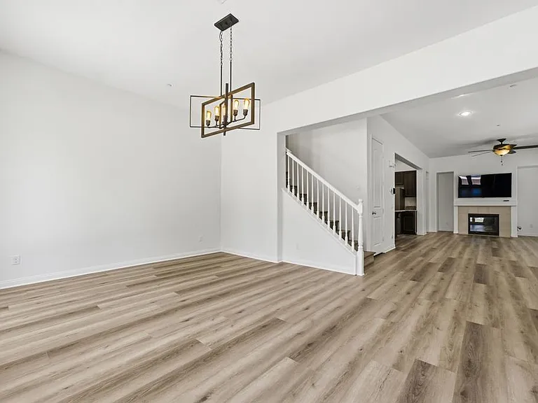 1418 Pershing Rd — Photo 7