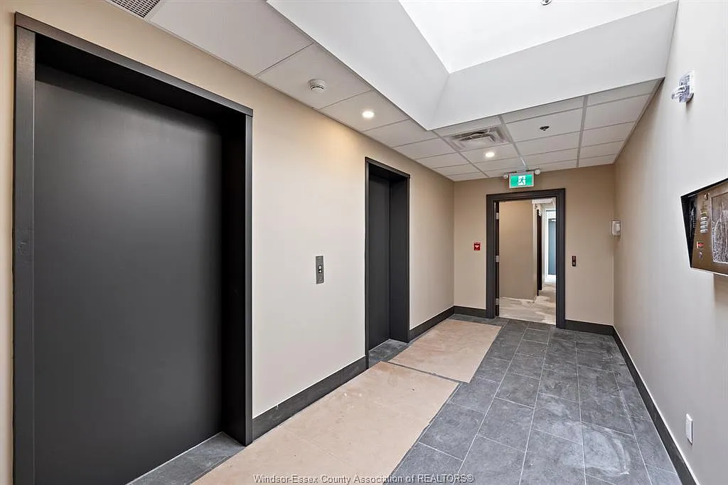 Building Photo - 1500 Ouellette Ave #305
