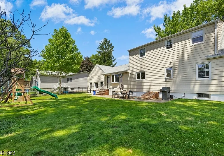 329 Maplewood Ave — Photo 21