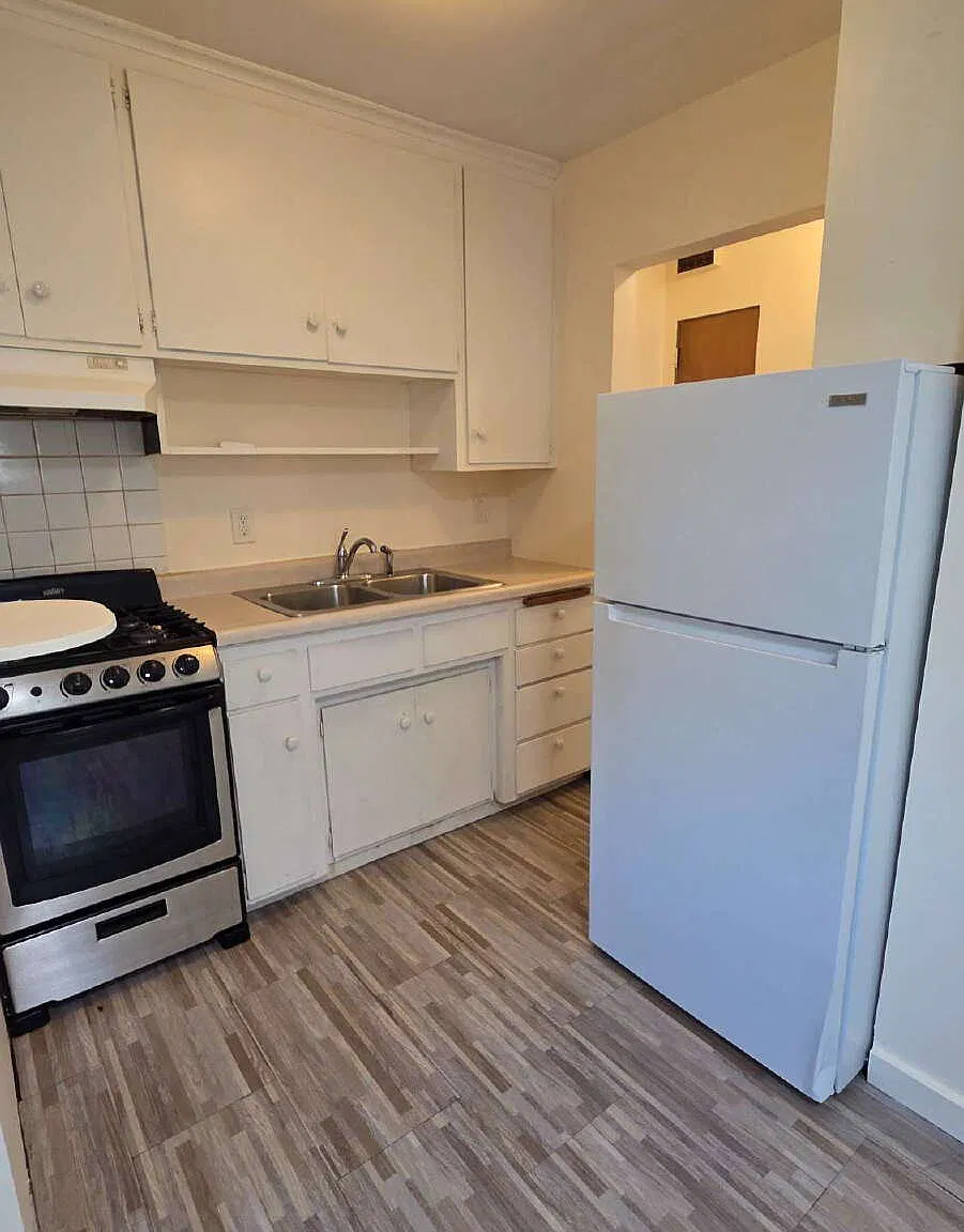 1 bed, 1.0 bath, 1025 sqft, $999 — Photo 4