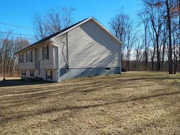 2 Oak St, Newton Town, NJ 07860