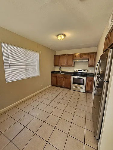 1441 S 14th Ave #4 Photo 1