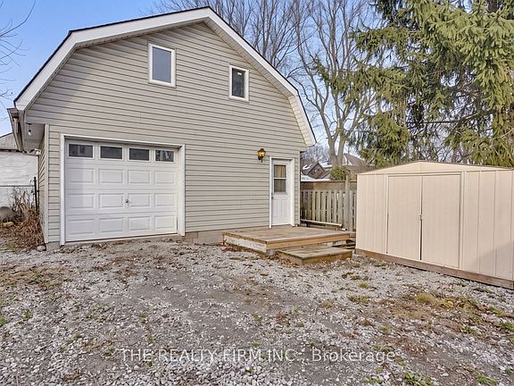 5th image of 924 Princess Ave