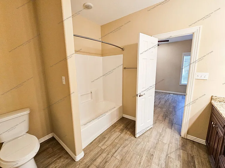9907 Landry Dr — Photo 9