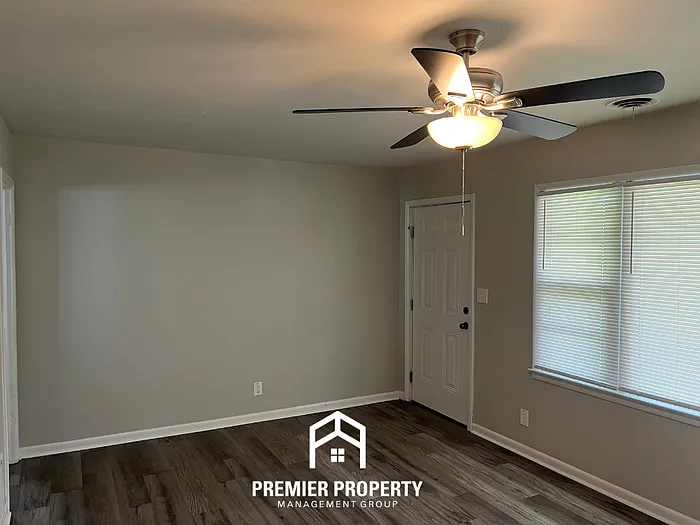 3013 Kirkland Dr NW — Photo 2