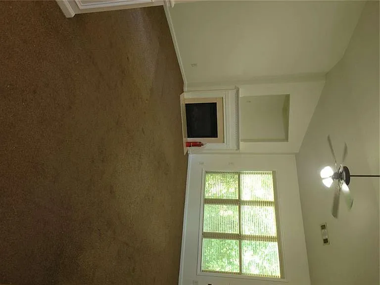 175 Spinner Dr — Photo 3