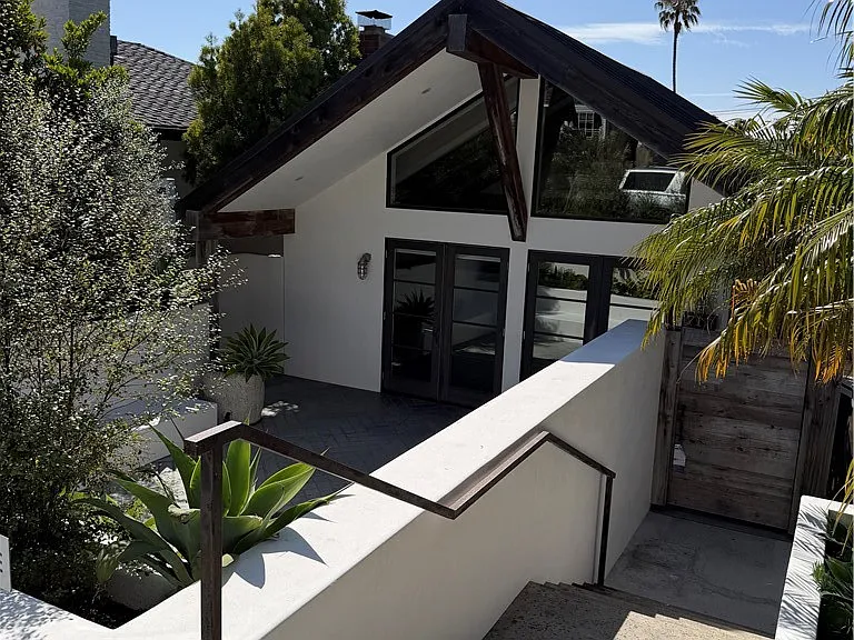 717 Jasmine Ave #A — Photo 1