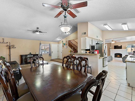 4th image of 2326 E Folley St #17269658