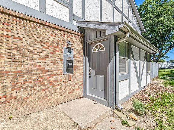 3rd image of 9850 Haven Ct