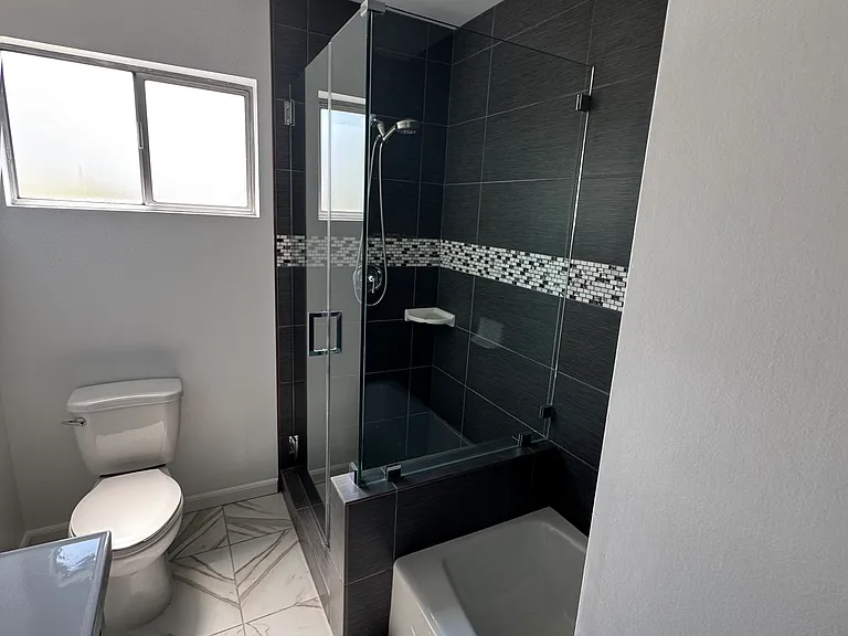 1027 N Stanley Ave #6 — Photo 10