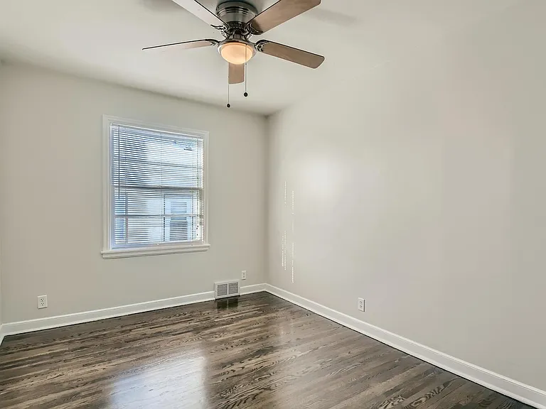 1314 Oxford St — Photo 11