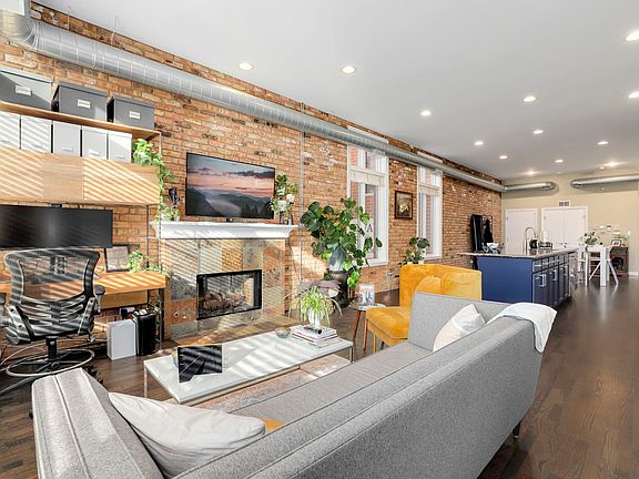 4th image of 1738 W Belmont Ave APT 2F