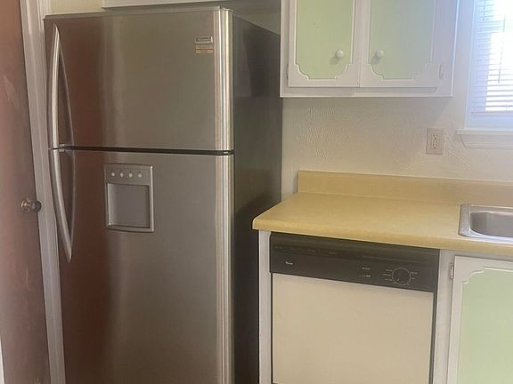5th image of 4110 White Pine Ct