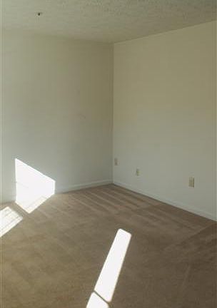 3rd image of 130 Foxchase Dr