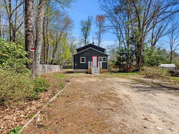 6 Beach Street, Fremont, NH 03044-3565