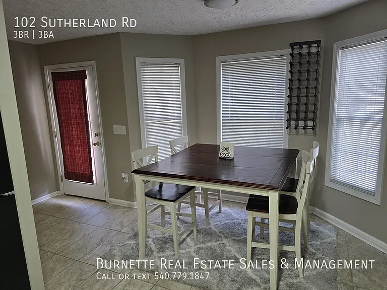 102 Sutherland Dr — Photo 12