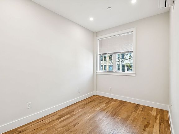 3rd image of 220 Schaefer St #2F