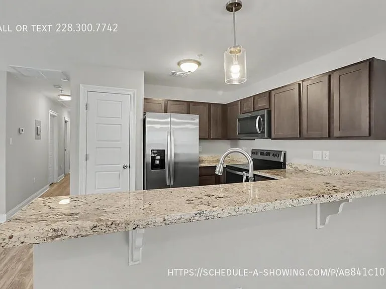 12056 Turnberry Cv — Photo 4