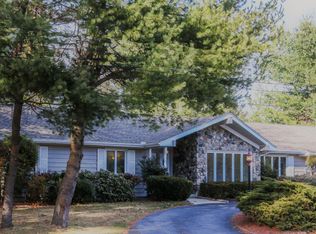 34 Tanglewood Dr, Longmeadow, MA 01106