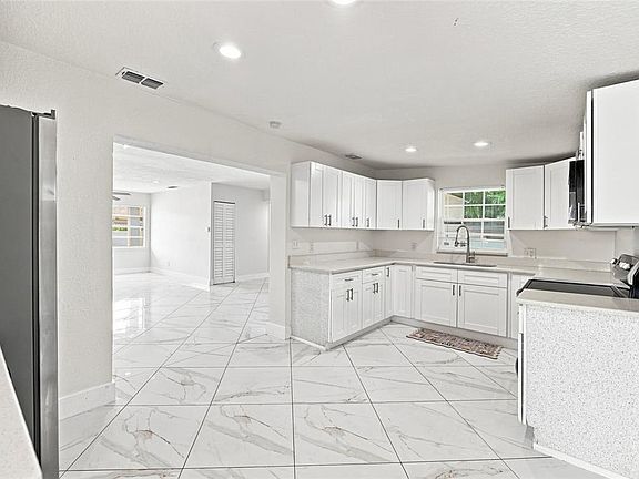 5th image of 7805 WINSTON LANE