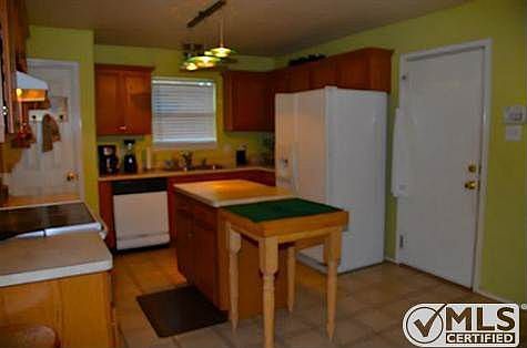 3rd image of 4703 Hollow Bend Ln
