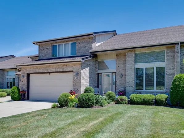 347 Saint Andrews Dr, Wood Dale, IL 60191