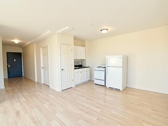 2nd image of 1674 Park Ave APT 5C