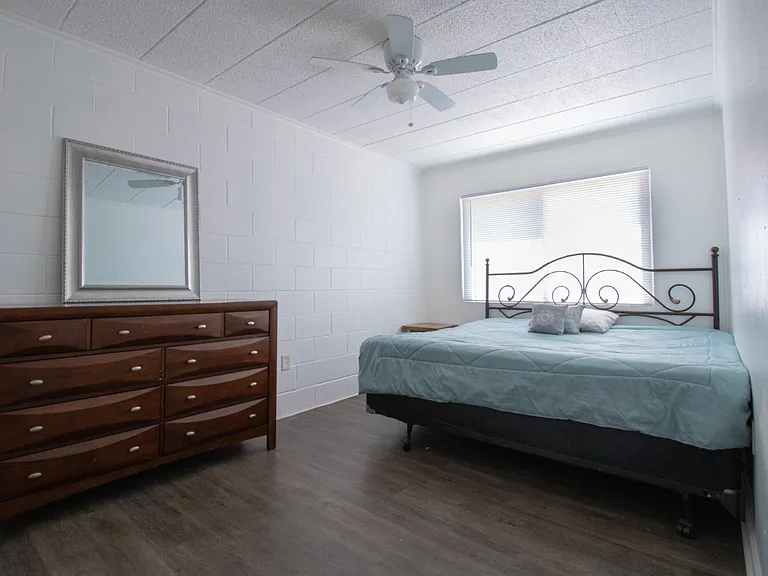 1118 Adams Ave #1SBUILDING-I — Photo 7