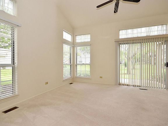 4th image of 30W071 Willow Ln #30W071