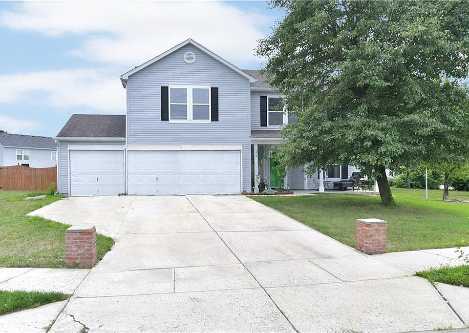 1st image of 979 Rosemary Cir