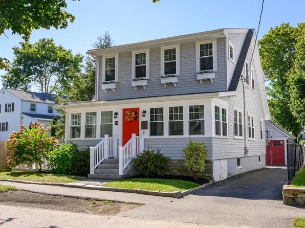 10 Hazel St, Milton, MA 02186