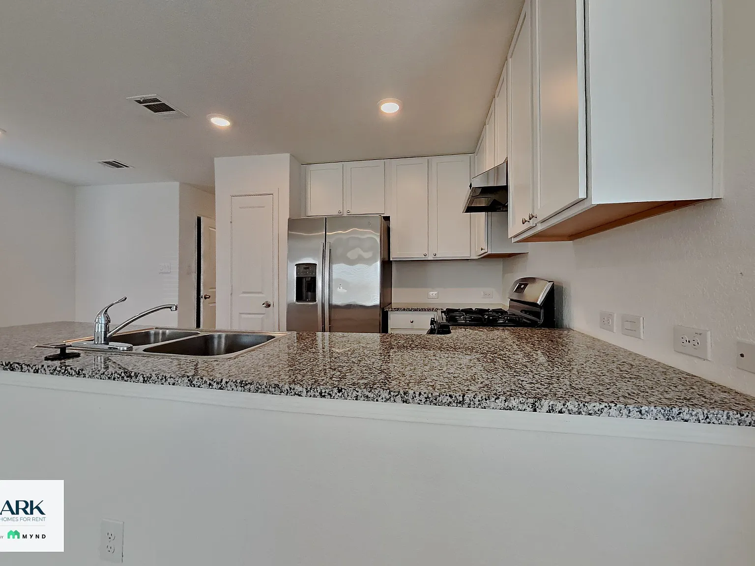 3 bed, 2.0 bath, 1244 sqft, $1,309 — Photo 4