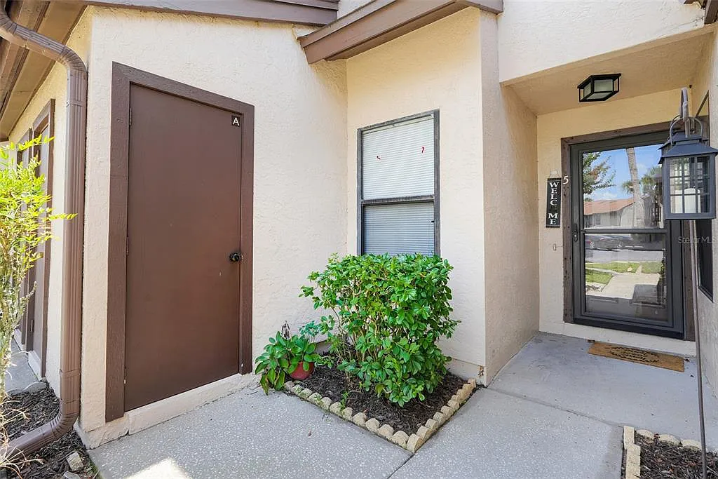 2 bed, 2.0 bath, 917 sqft, $1,700 — Photo 3