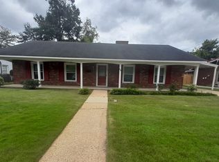 26 Parkwood Cir, Tuscaloosa, AL 35401