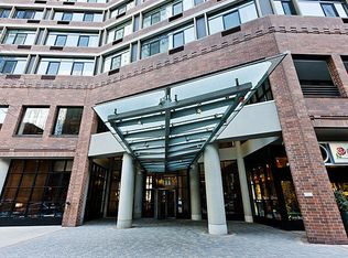 211 E Ohio St APT 910, Chicago, IL 60611