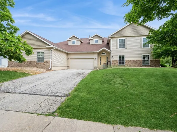 4405 Westchester Dr NE Unit B, Cedar Rapids, IA 52402