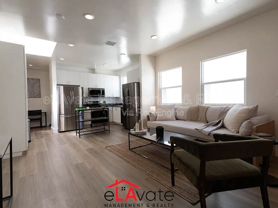 564 N Virgil Ave #560