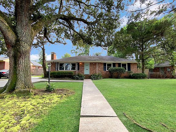 3rd image of 329 Oxford Dr