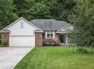 8273 Forest Dr, Traverse City, MI 49684