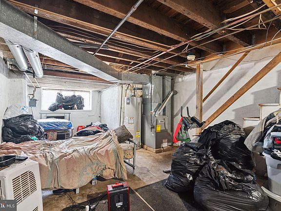 4th image of 1834 W Rockland St