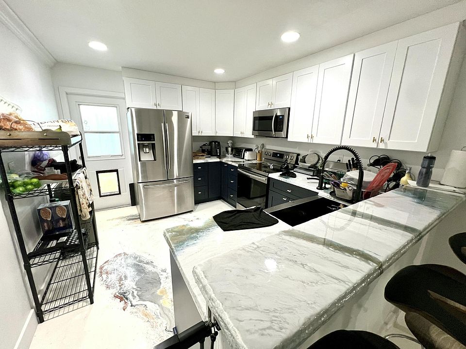 1st image of 703 S A Street S