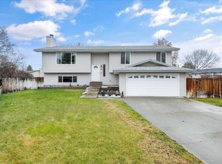 8130 W Entiat Pl, Kennewick, WA 99336