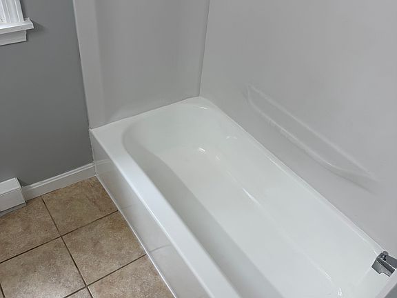 4th image of 3 Anglers Rd