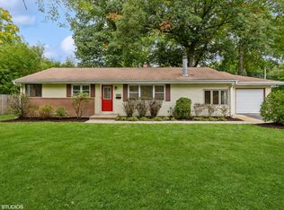 16070 W Des Plaines Dr, Libertyville, IL 60048