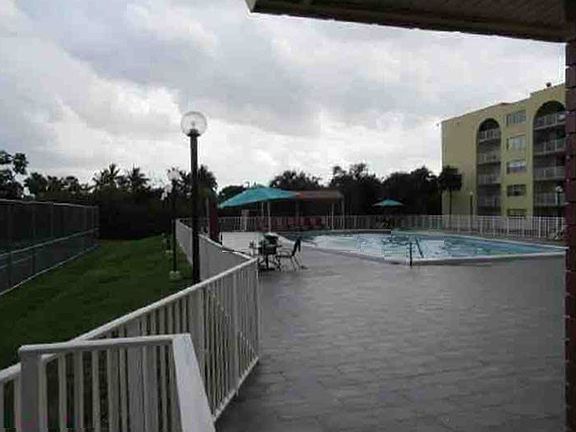 5th image of 6980 NW 186th St APT 3-222