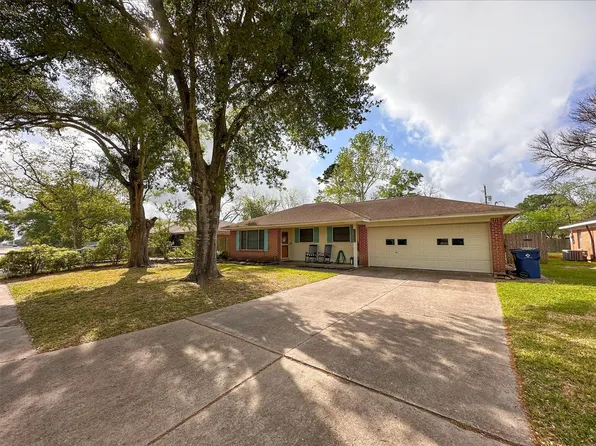 720 Northridge St, Angleton, TX 77515